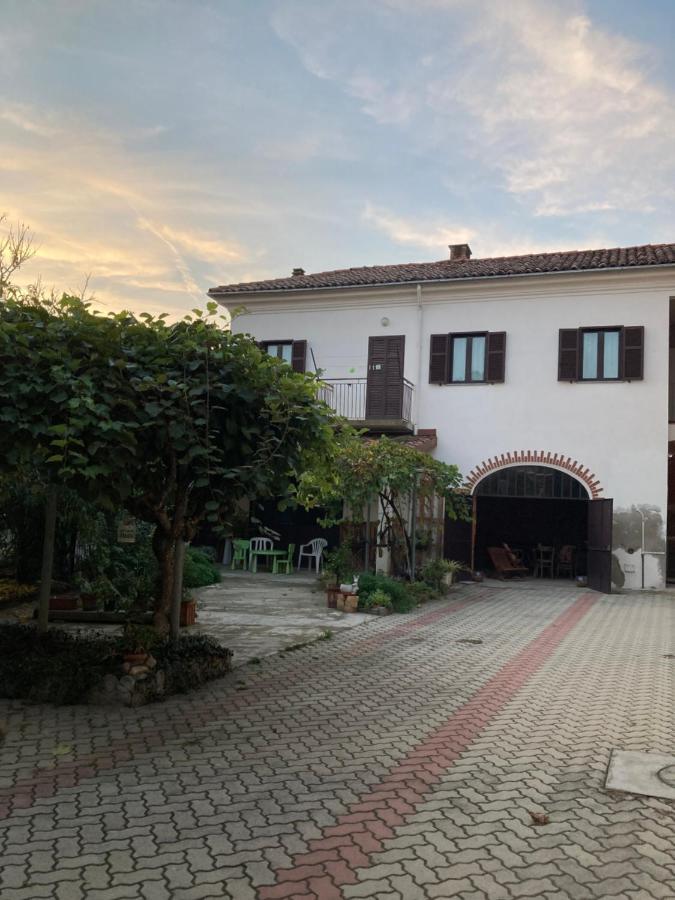 Gasthaus Casa Aromi Ed Arte Asti Exterior foto