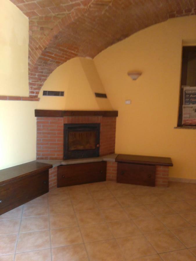 Gasthaus Casa Aromi Ed Arte Asti Exterior foto