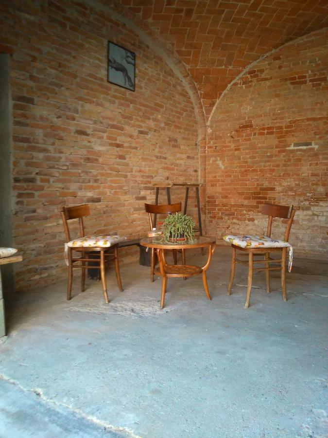 Gasthaus Casa Aromi Ed Arte Asti Exterior foto