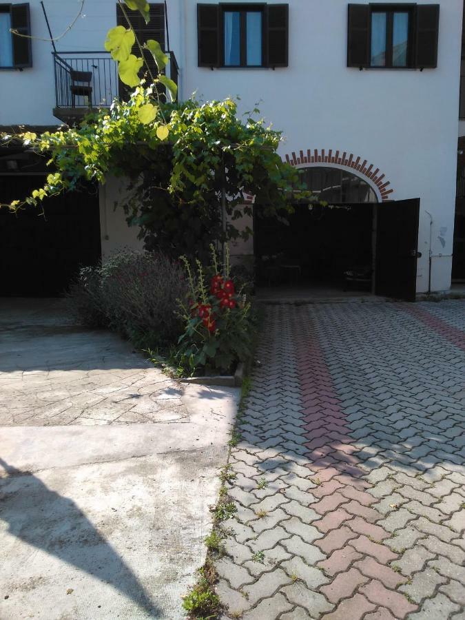 Gasthaus Casa Aromi Ed Arte Asti Exterior foto